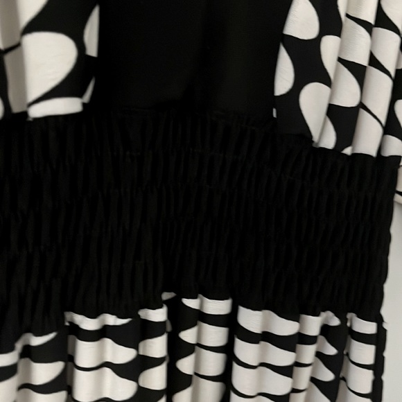 My Michelle Patterned Womens Dress, Size Small, super soft, never been worn - Picture 4 of 5